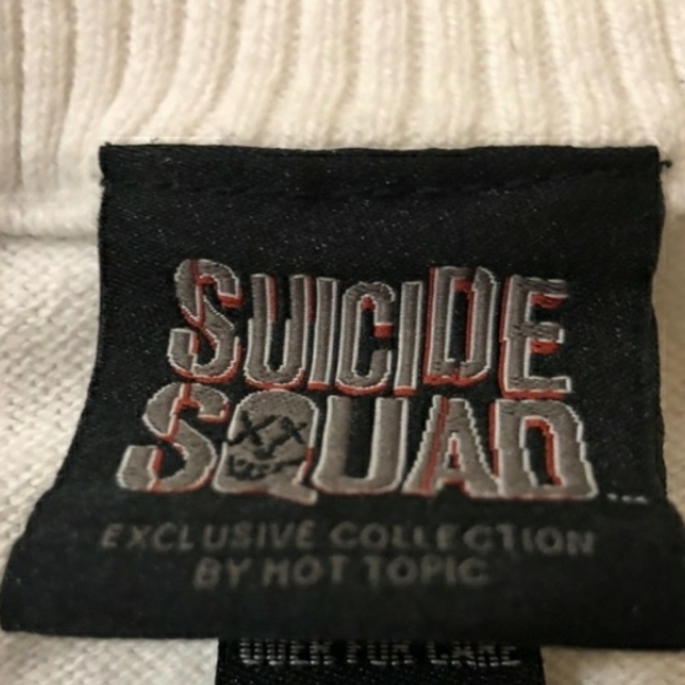 HARLEY QUINN
HOT TOPIC EXCLUSIVE Limited Edition